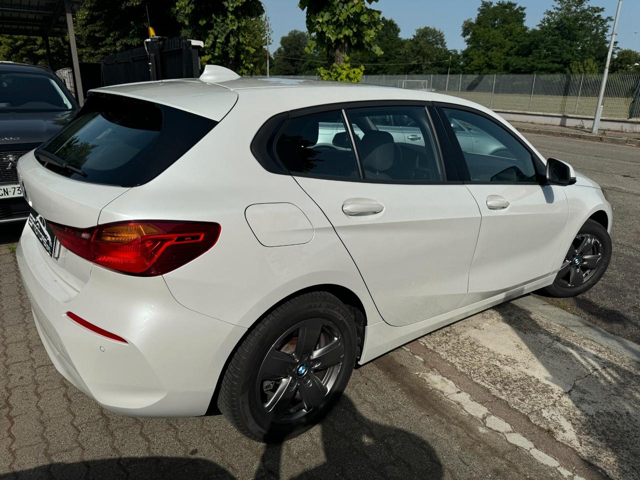 Bmw 116 116d 5p. Business Advantage