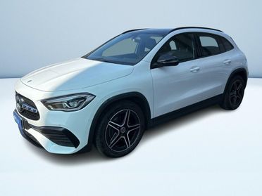 Mercedes GLA 200 200 D Premium 4Matic 8G-DCT