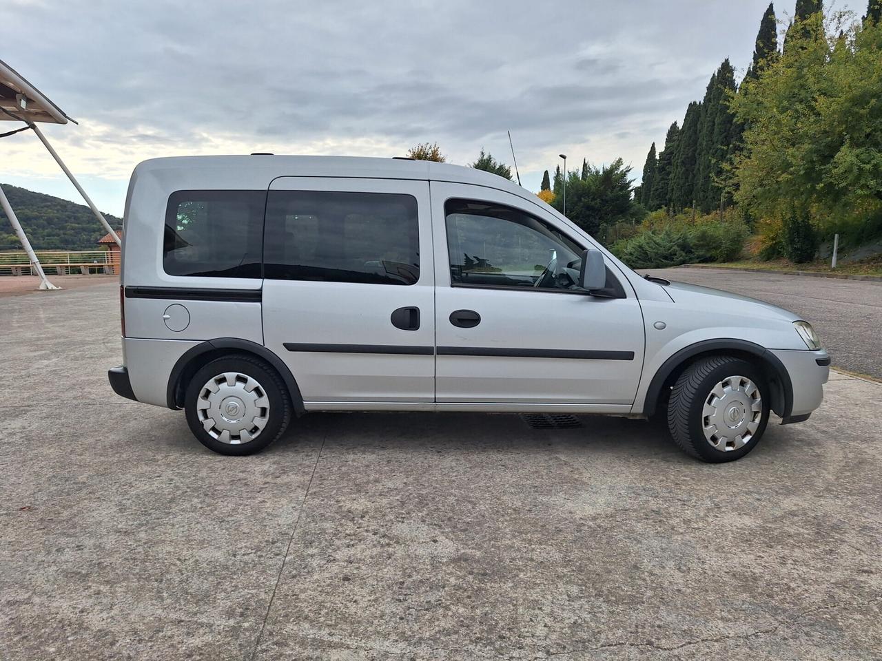 Opel Combo 1.6 CNG Metano 5p. GANCIO TRAINO