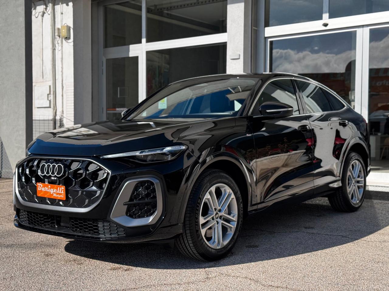 Audi Q5 SPB TDI quattro S tronic line, Aziendale estera