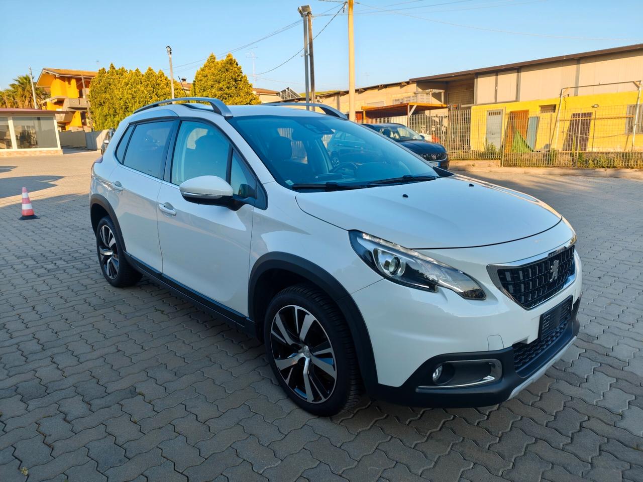 Peugeot 2008 BlueHDi 100 S&S Allure