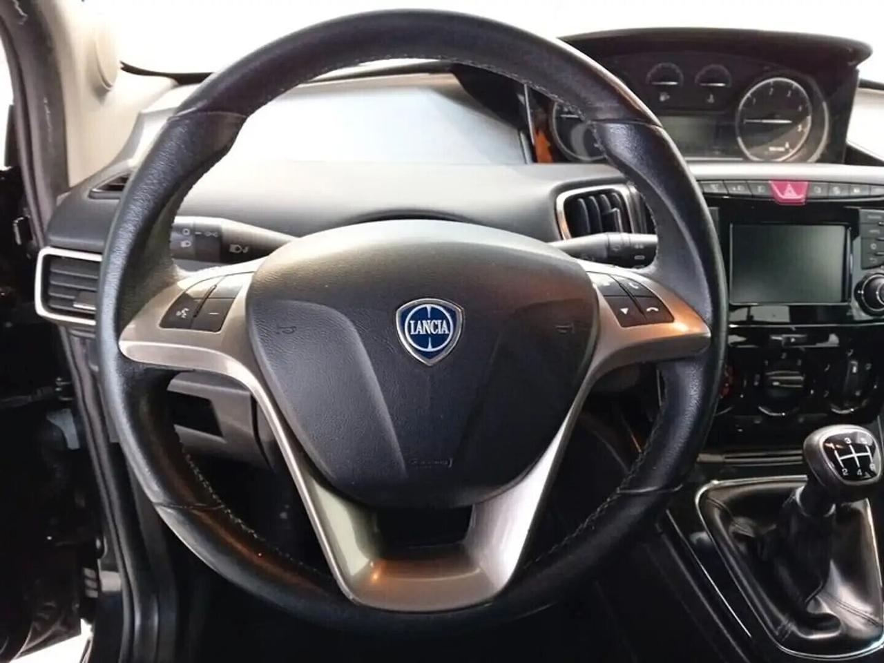Lancia Ypsilon 1.2 69 CV 5 porte S&S Gold