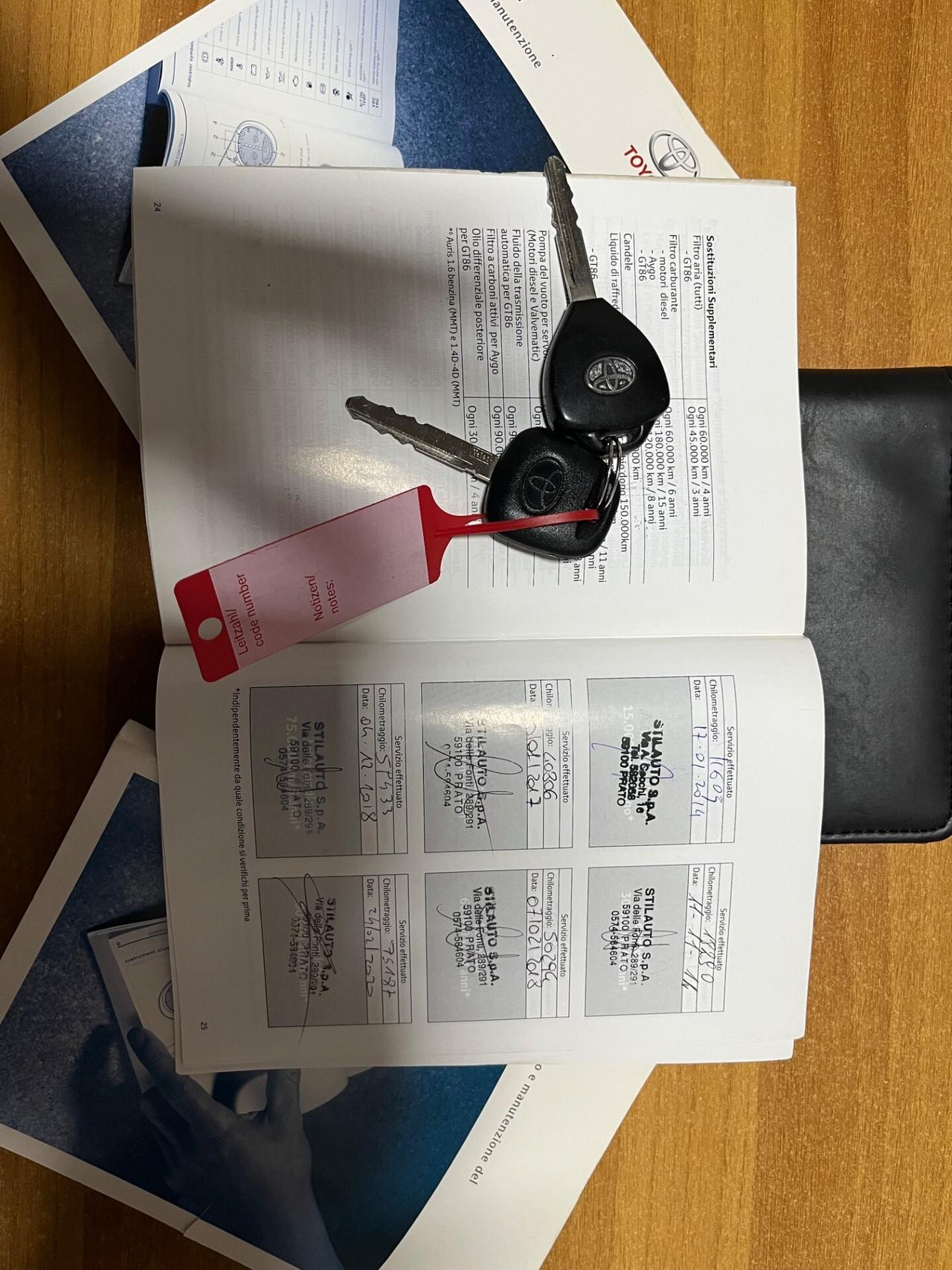 Toyota Yaris 1.0 BENZINA Lounge” tagliandi Toyota”