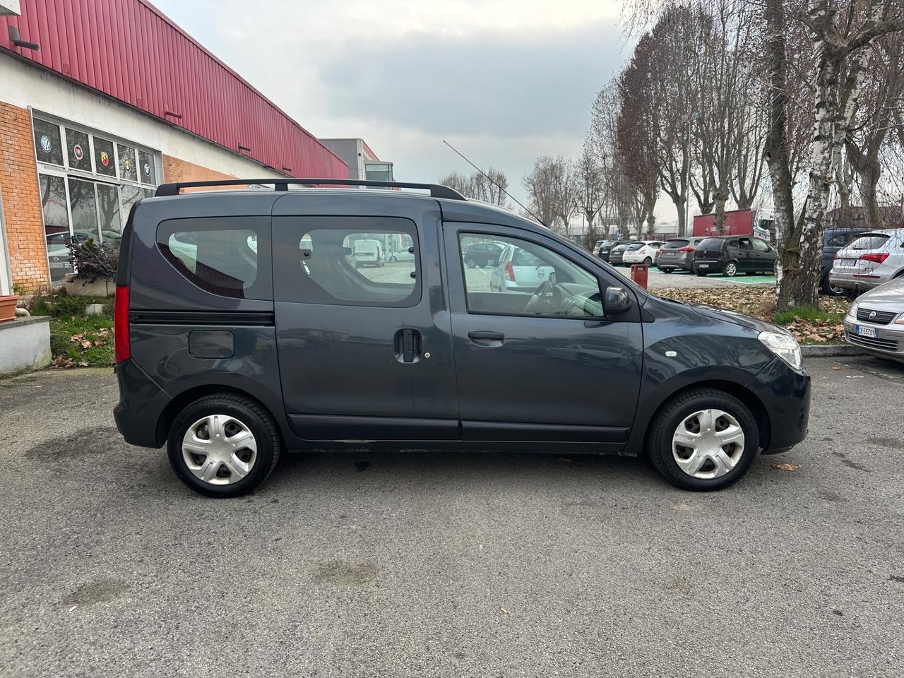 Dacia Dokker 1.6 8V 100CV Start&Stop Serie Speciale Lauréate Family