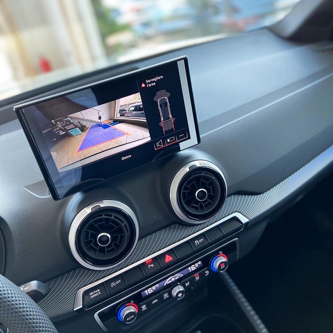 Audi Q2 35 TDI S tronic Identity Black tetto apribile