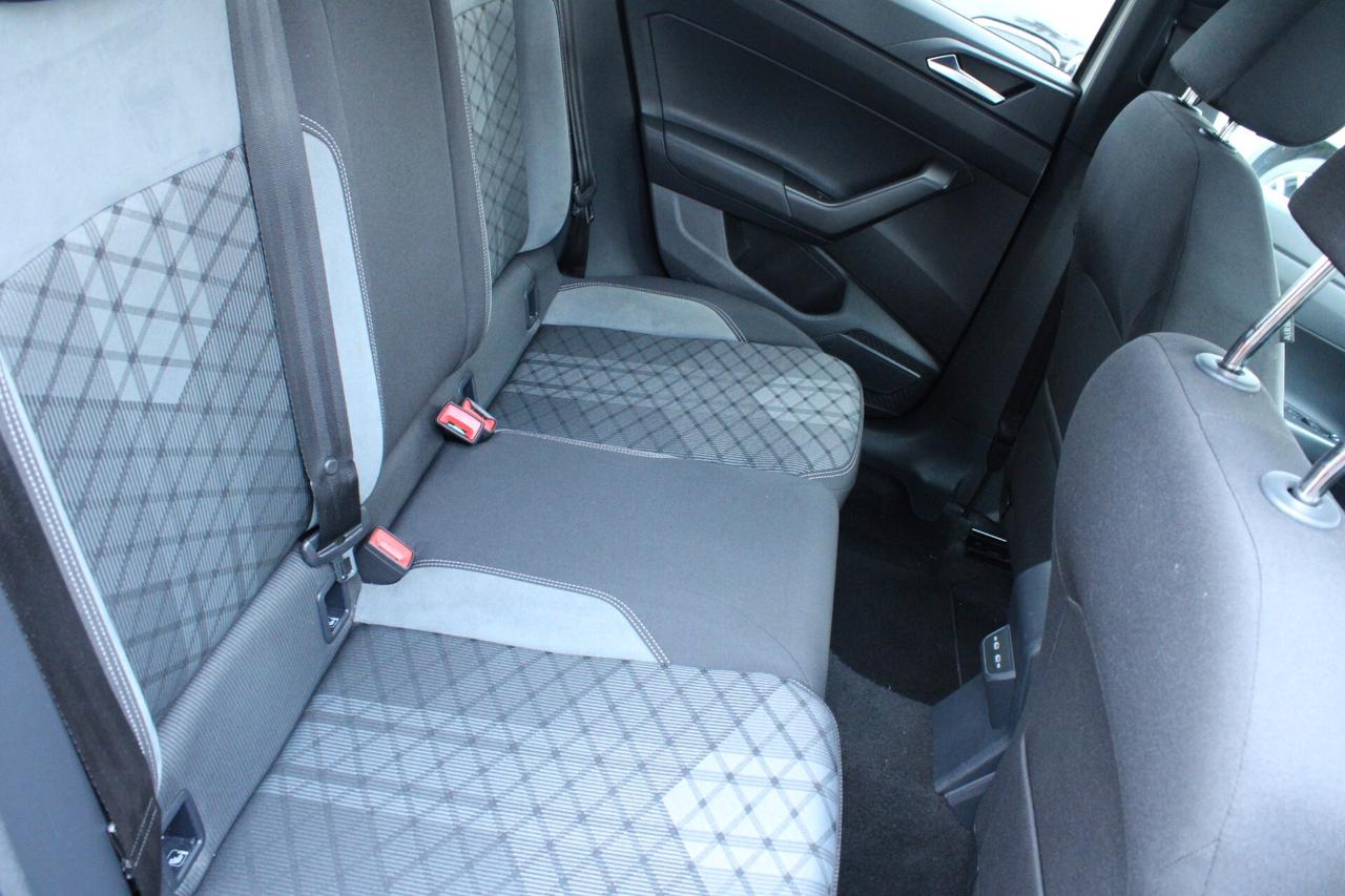 Volkswagen Taigo 1.0 TSI 110 CV DSG R-Line