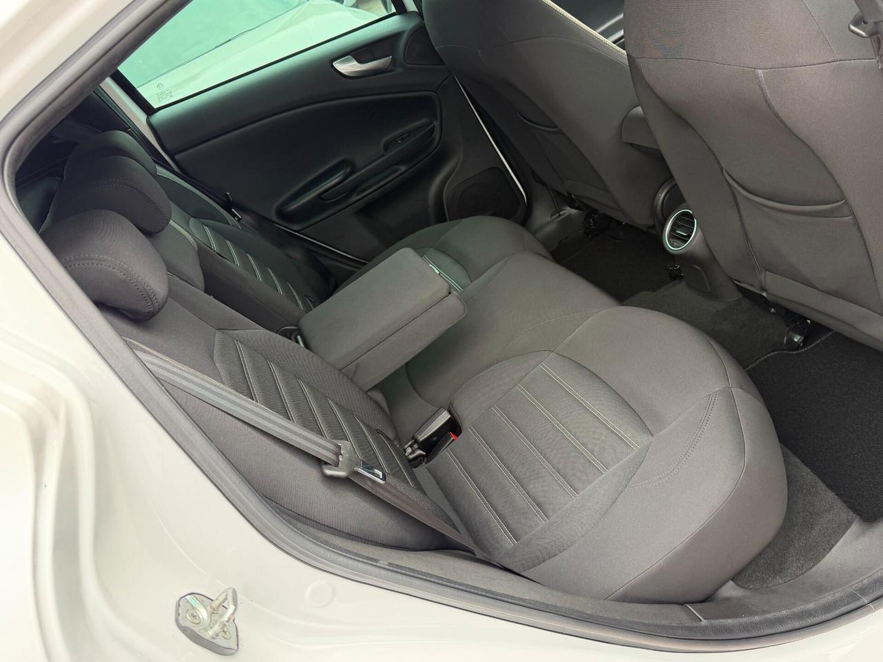 Alfa Romeo Giulietta 1.6 M.JET 120 cv. SUPER (Pack Sport)