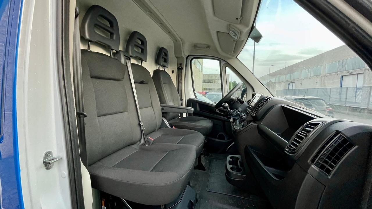 FIAT DUCATO 35 2.2 MJT PM-TM LAMIERATO 140CV - TELECAMERA POSTERIORE, PORTA SCORREVOLE, NEOPATENTATI