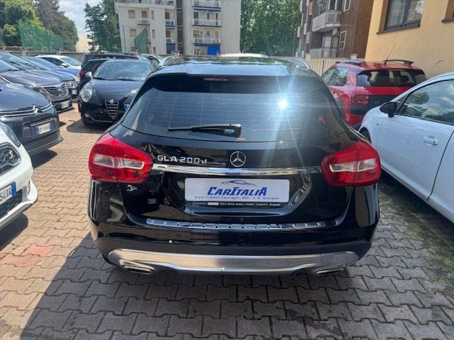 MERCEDES-BENZ GLA 200 d Automatic Premium