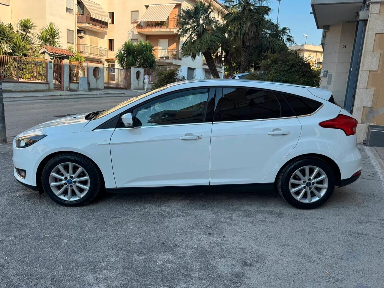 FORD FOCUS BERLINA 1.5 TDCI 120 CV. E6 TITANIUM KM 109.000 PERFETTA
