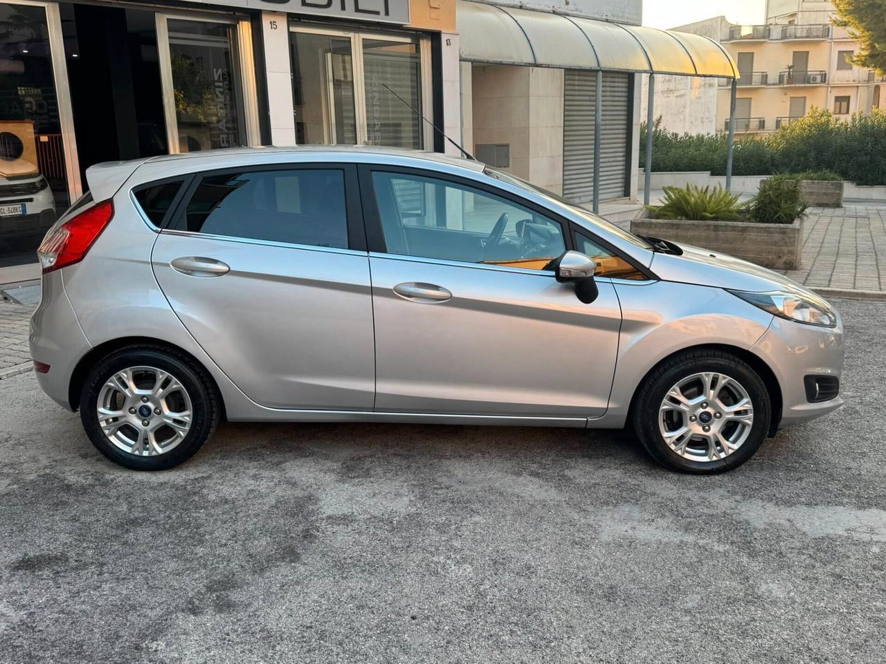 FORD FIESTA 1.5 TDCI 75 CV. E6 TITANIUM NAVI+CERCHI