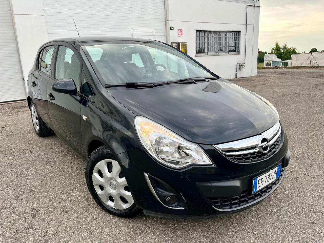 Opel Corsa 1.3d 2013 142.000km catena appena sostituita