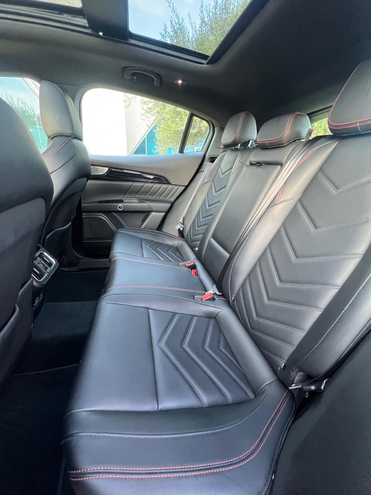 Maserati Grecale 2.0Modena 330cv possibilità noleggio no scoring