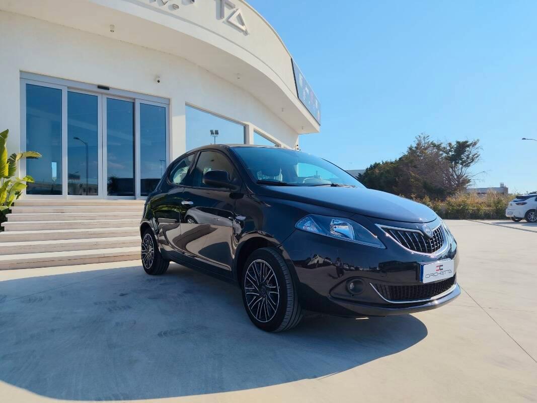 Lancia Ypsilon III 1.0 firefly hybrid Gold s&s 70cv