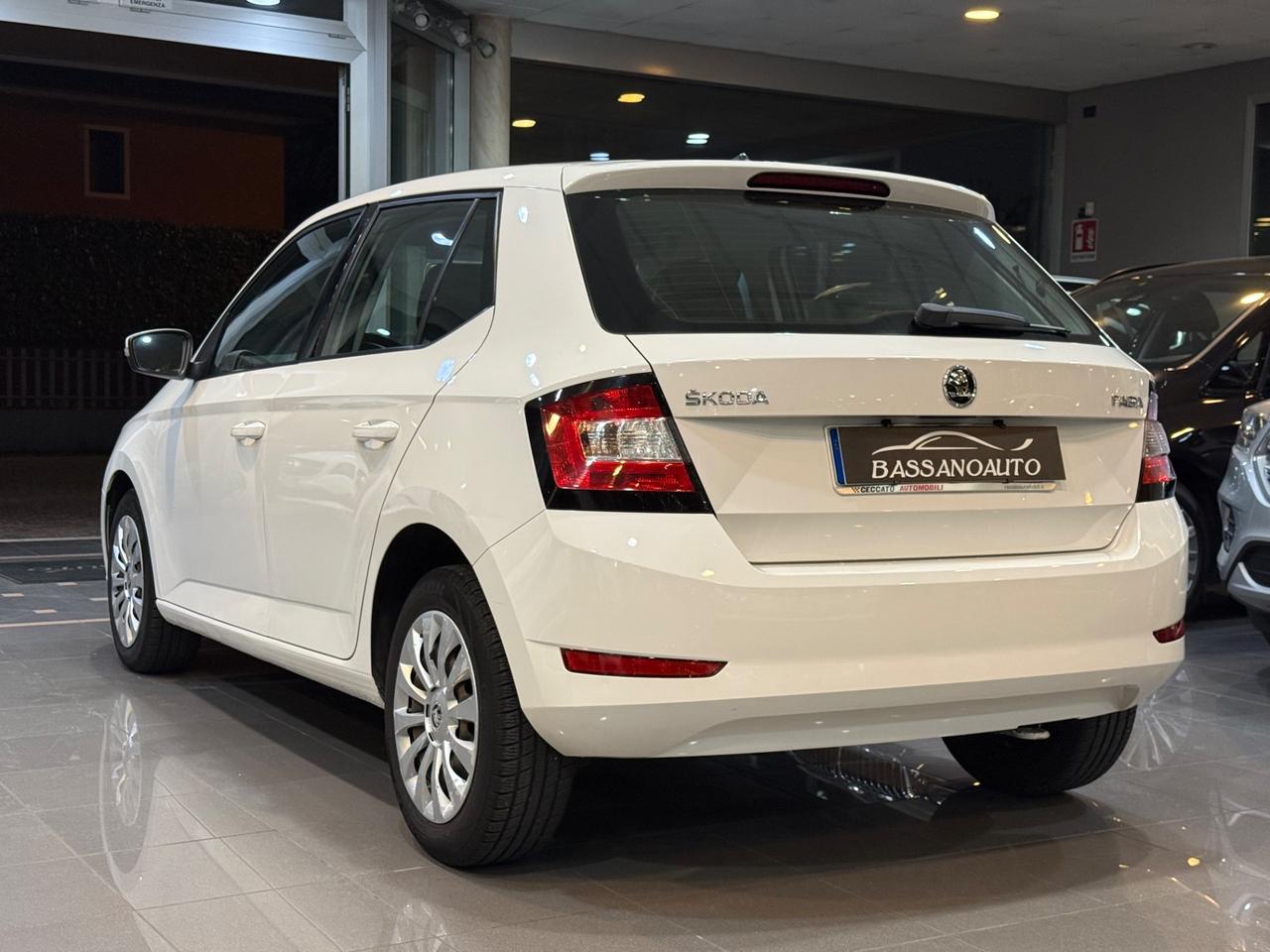 Skoda Fabia Berlina 1.0 mpi Business 75cv NEOPATENTATI !!