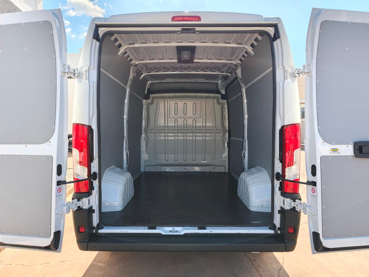 Fiat DUCATO 35 L2H2 2.2 diesel 140cv 2025