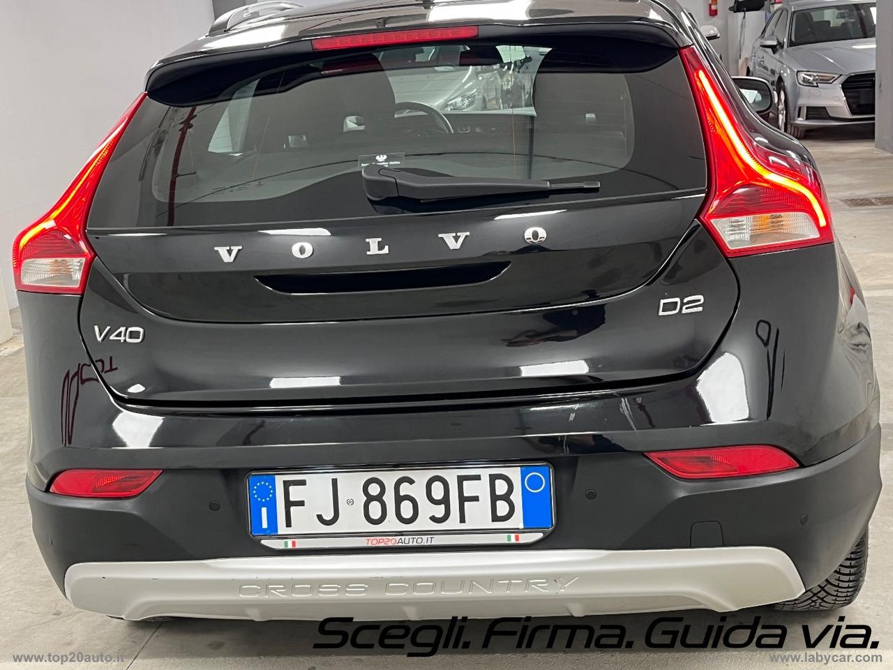 VOLVO V40 Cross Country D2 Kinetic|GANCIO TRAINO