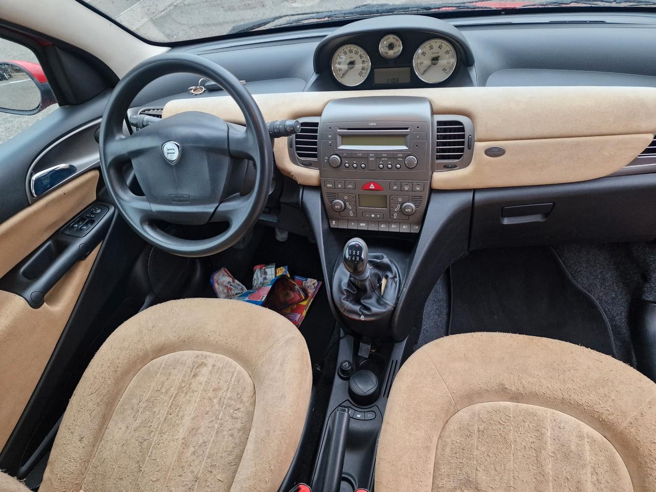 Lancia Ypsilon 1.4 16V Platino