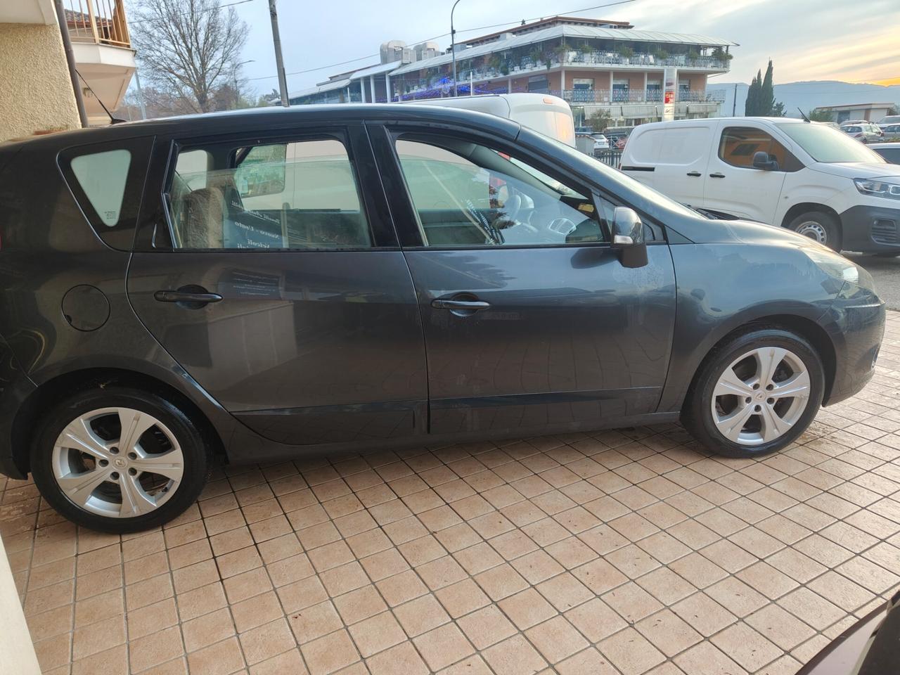 Renault Scenic Scénic X-Mod 1.9 dCi 130CV Luxe