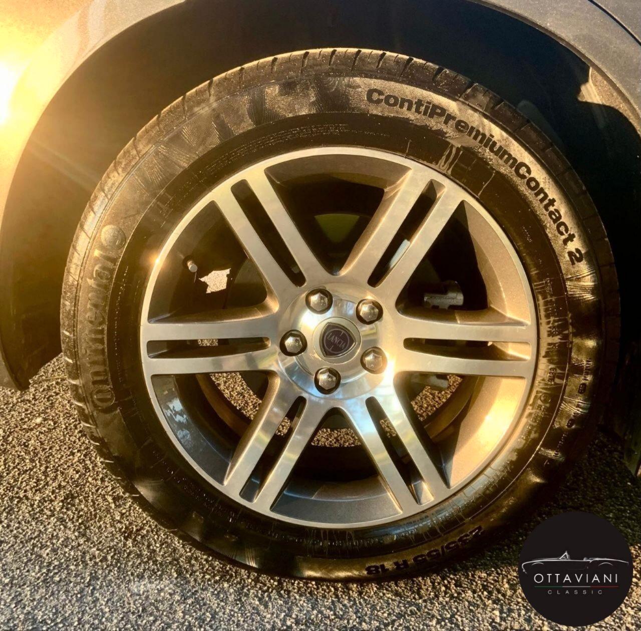 Lancia Thema Top conditions (book service)