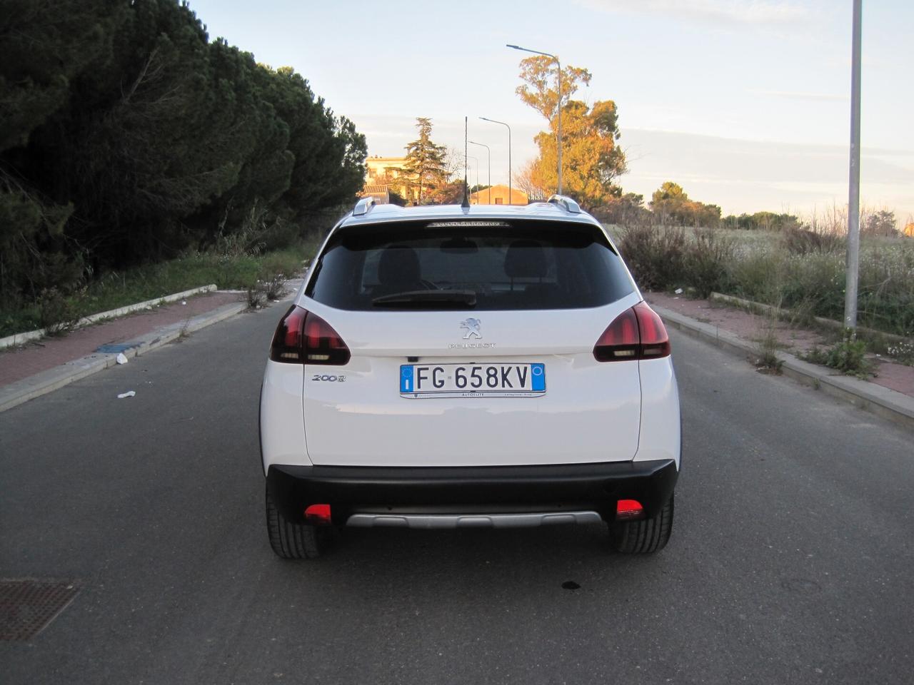 Peugeot 2008 BlueHDi 100 Allure