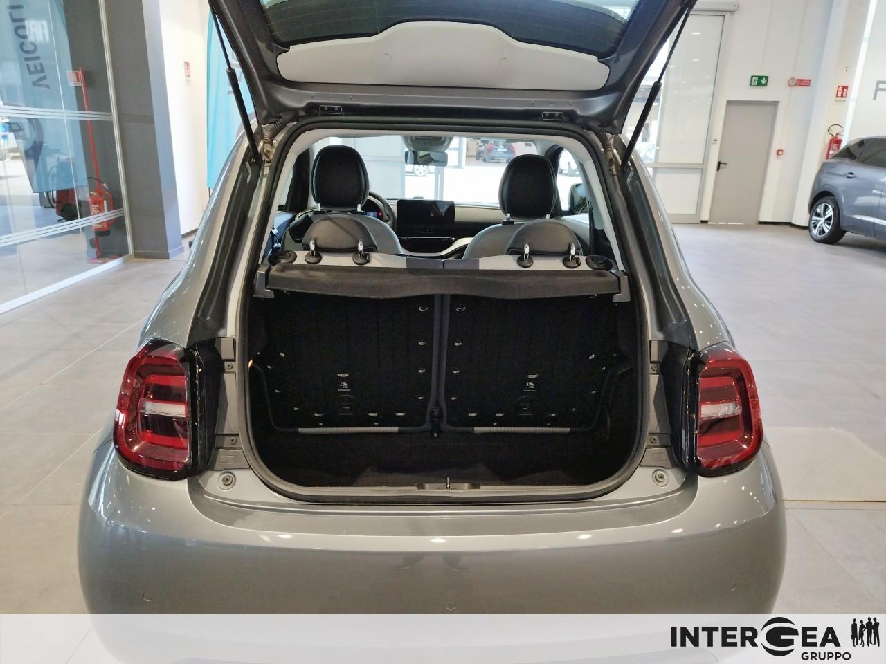 FIAT 500e 42 kWh Icon +