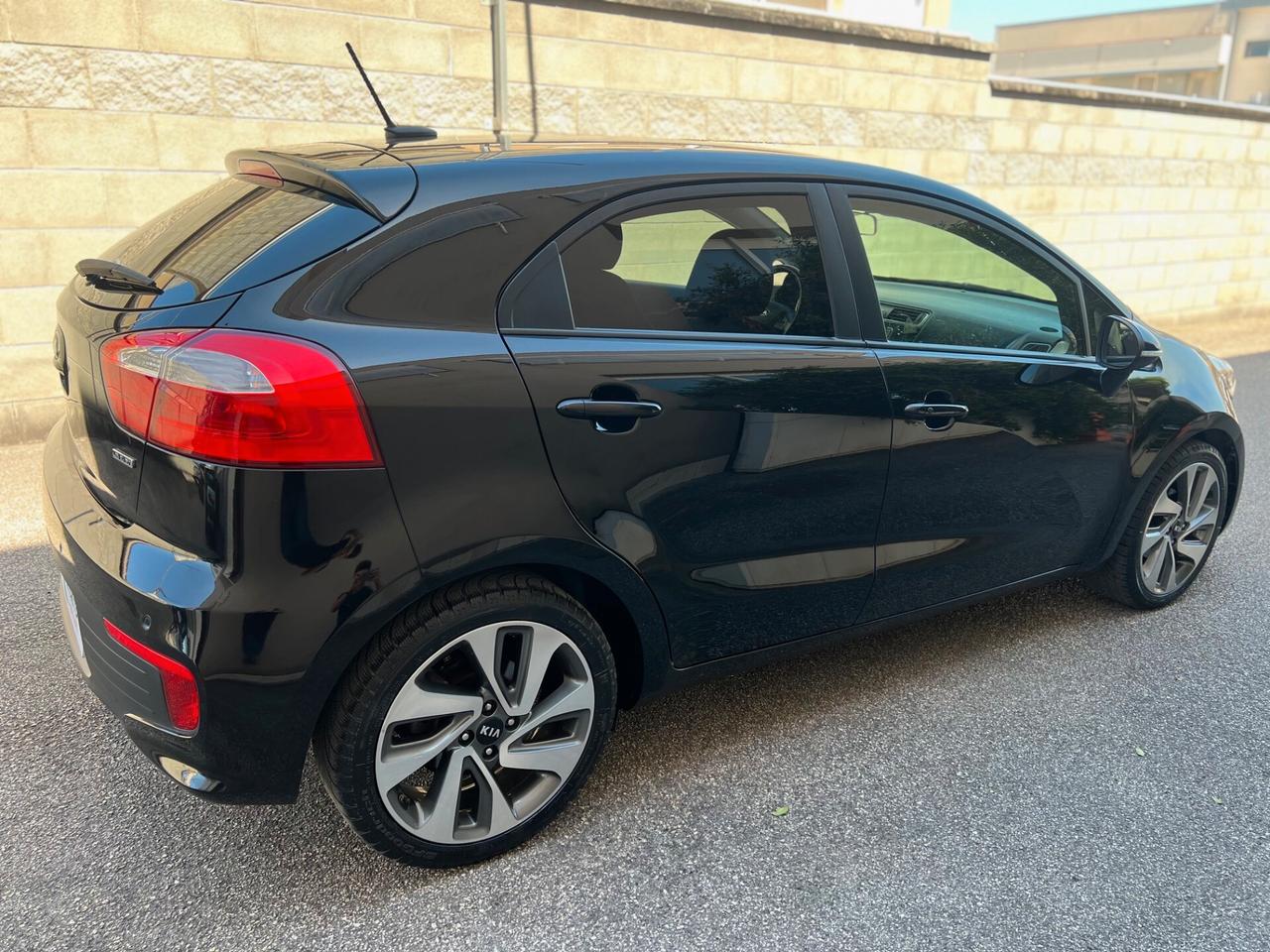 Kia Rio 5pt 1.1 crdi 75cv E6 COOL NAVI/CAMERA/17; OK NEOPAT.