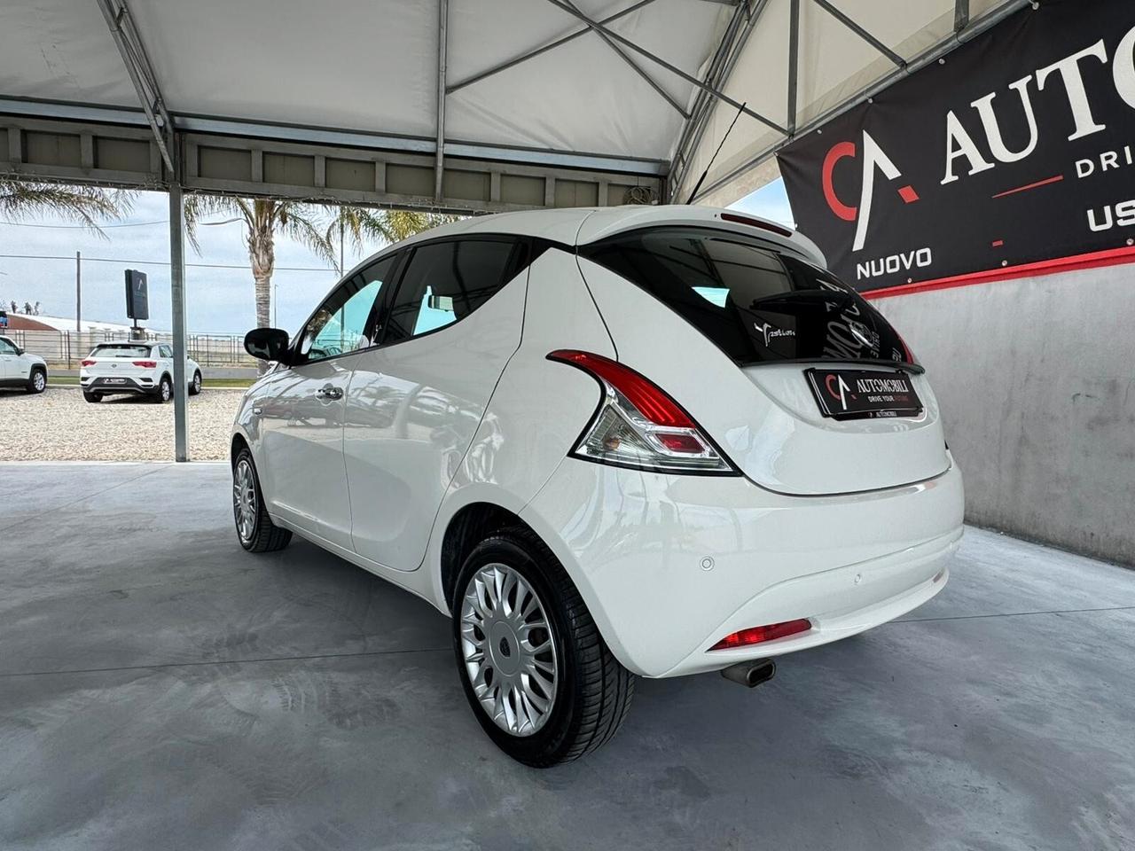 Lancia Ypsilon 1.2 69 CV 5 porte Gold