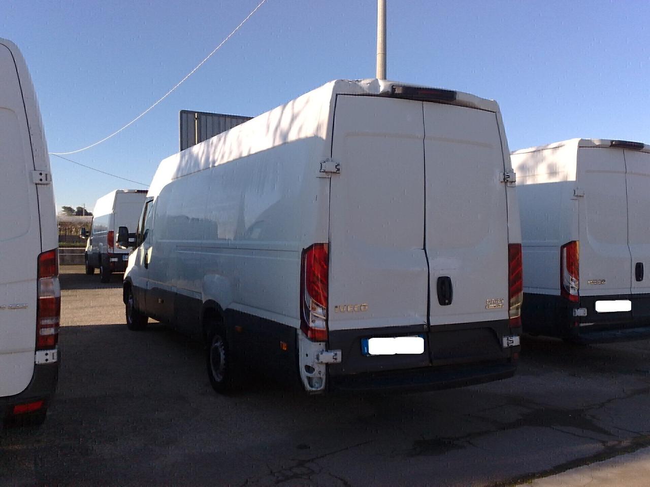 Iveco Daily 35s16 2.3hpt GRANVOLUME - 2017