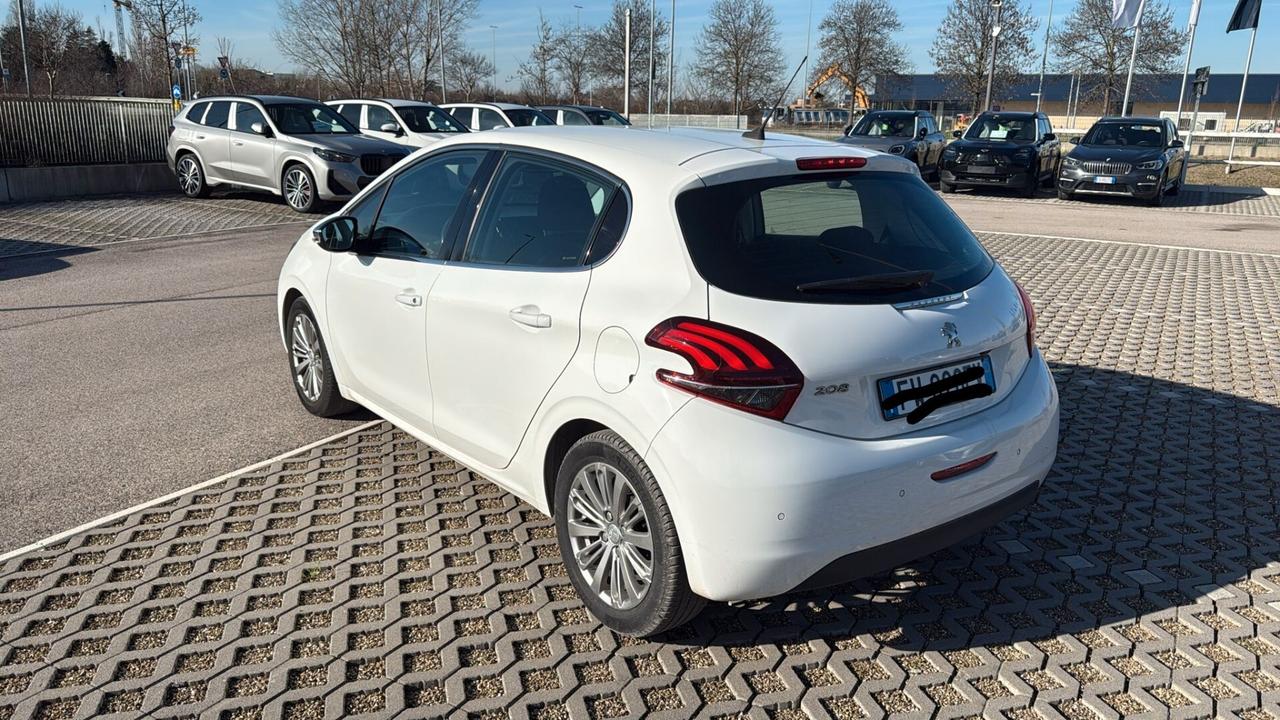 Peugeot 208 PureTech 82 5 porte Allure