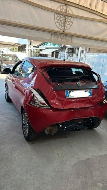 LANCIA YPSILON ECOCHIC GPL INCIDENTATA