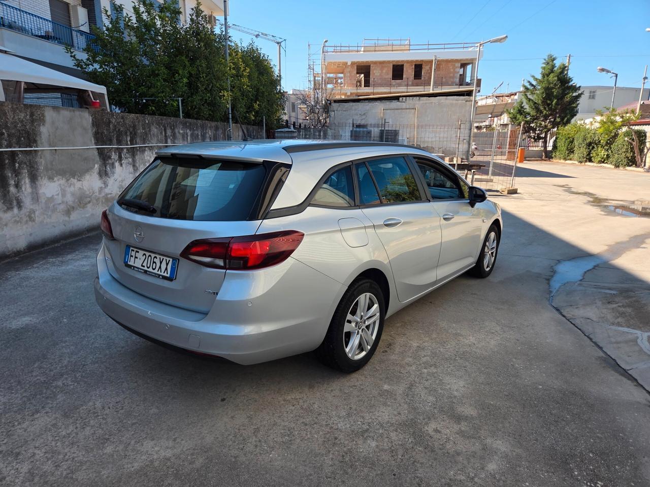 Opel Astra 1.6 CDTi 110CV Sports Tourer Innovation