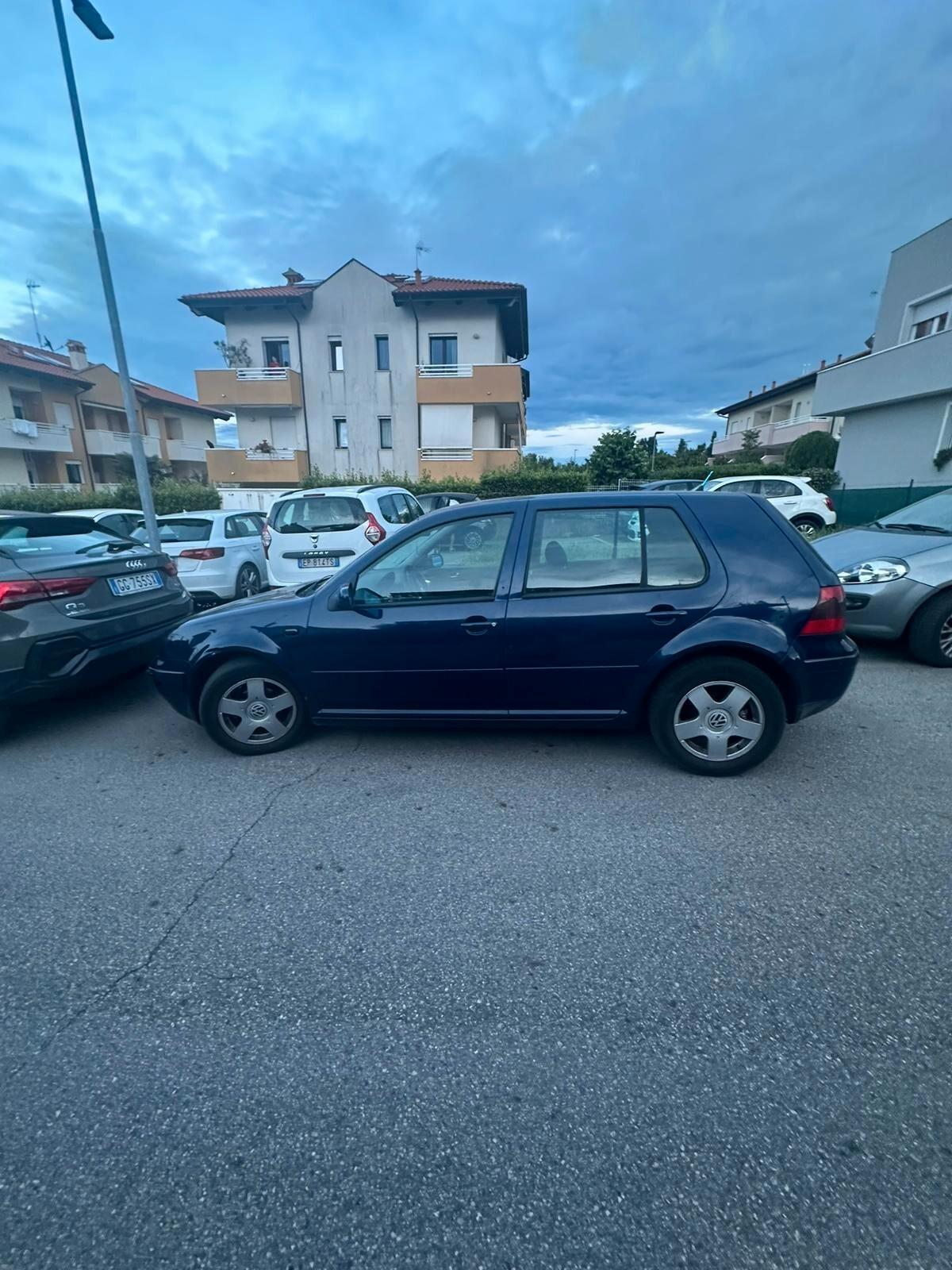 Volkswagen Golf 1.6 cat 5 porte