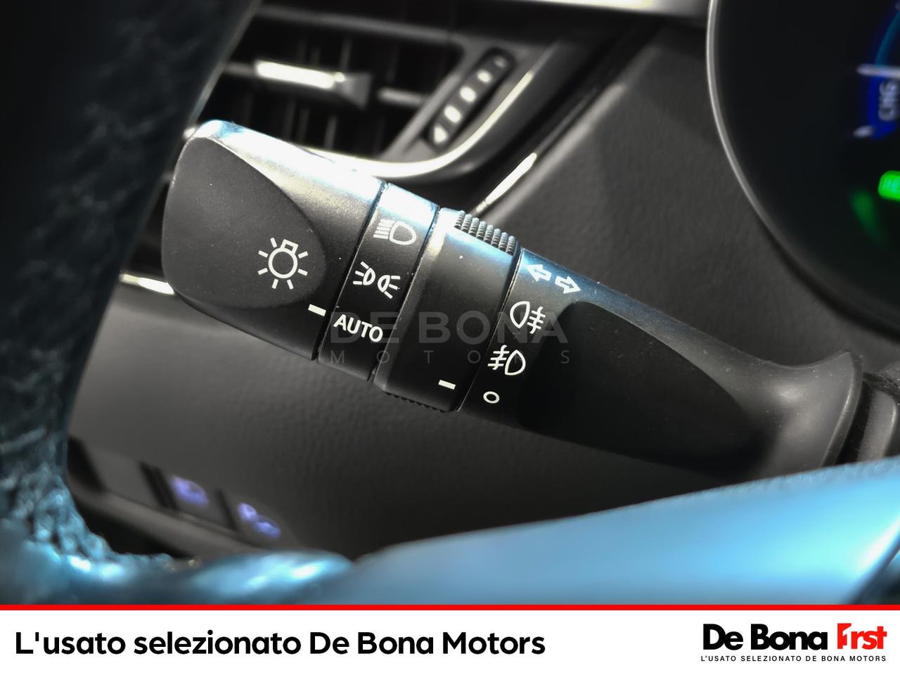 Toyota C-HR 1.8h style 2wd e-cvt my18