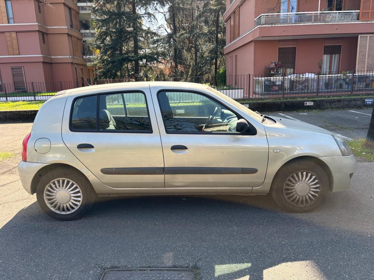 Renault Clio 1.2 16V 5 porte GPL Dynamique