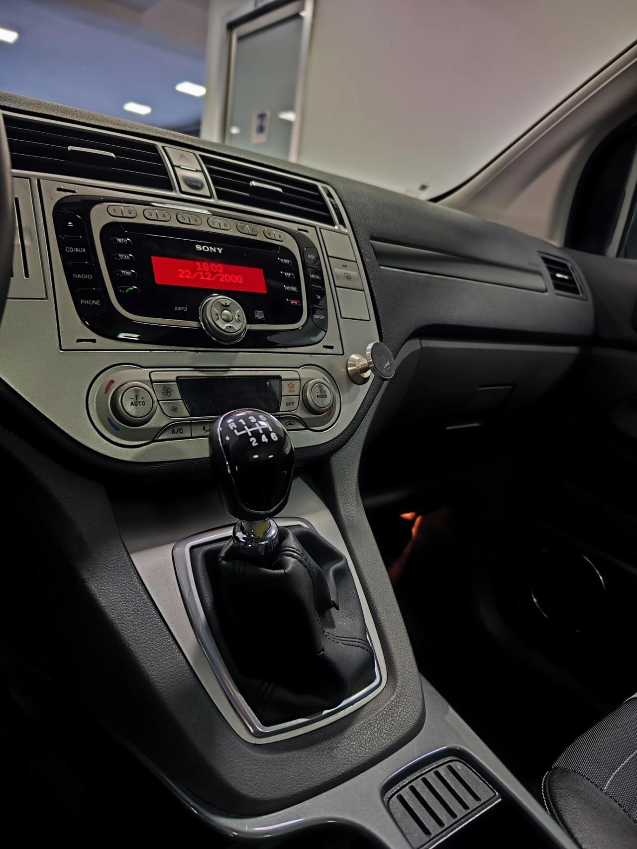 Ford Kuga 2.0 TDCi 136 CV 4WD Titanium TETTO