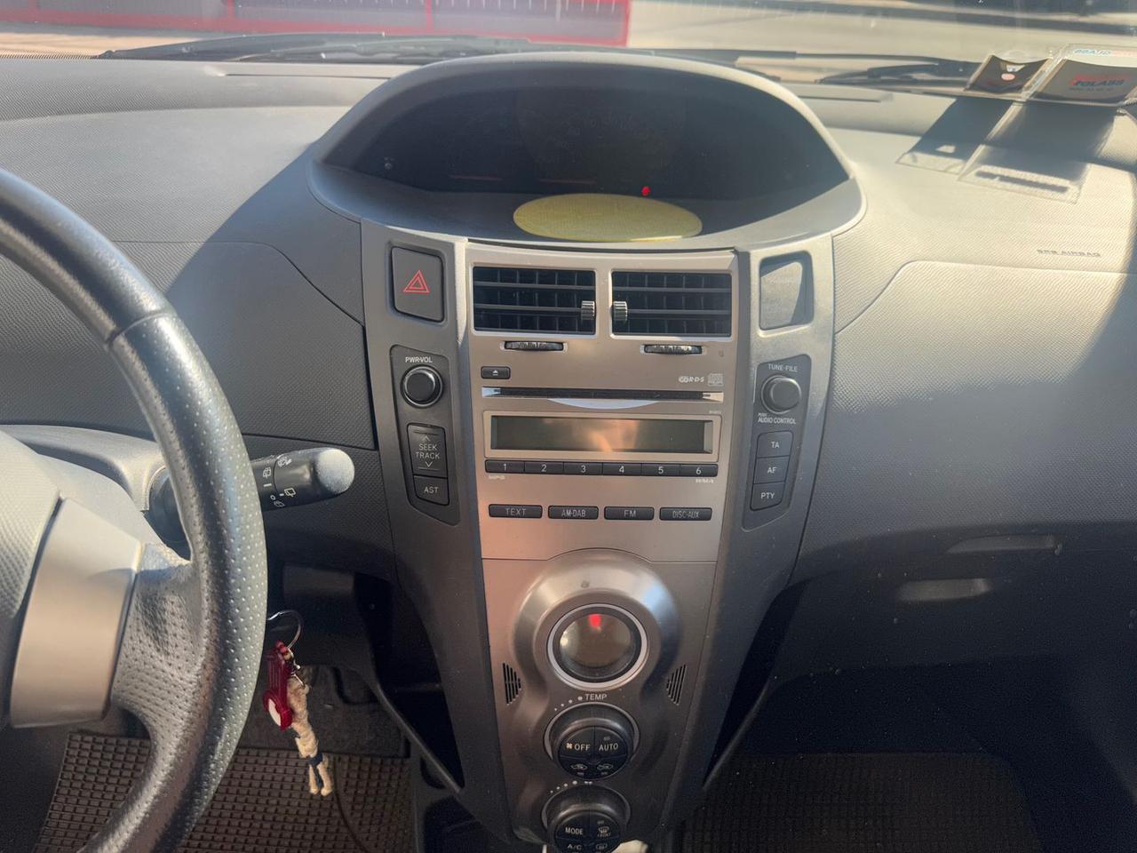 Toyota Yaris Sol 1.4 D-4D #10581