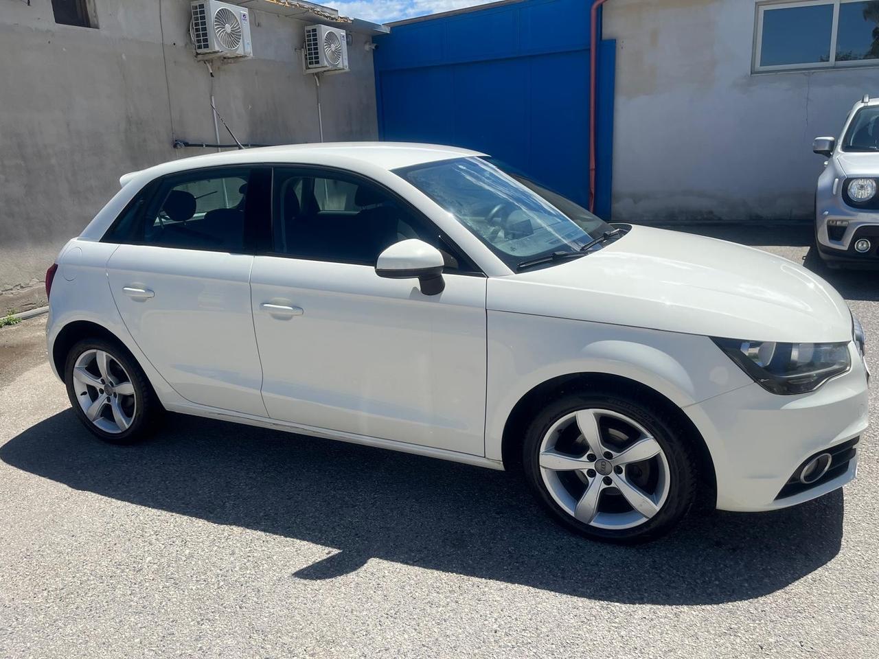 Audi A1 5P-1.6 tdi/90cv-full-2014