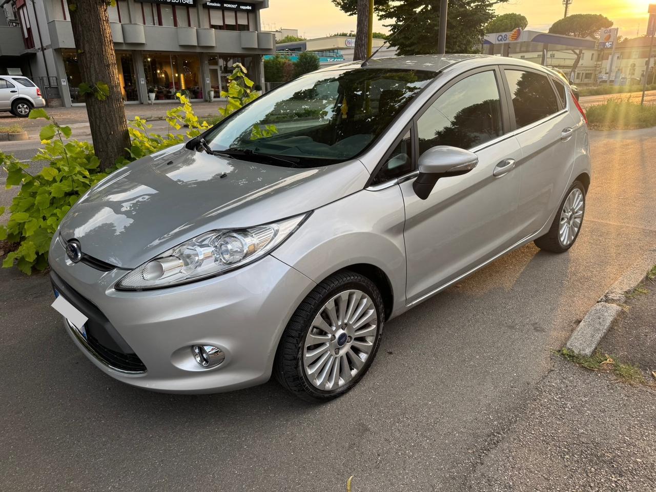 Ford Fiesta 1.2 82 CV 5 p neopaten garanzia 12 mesi