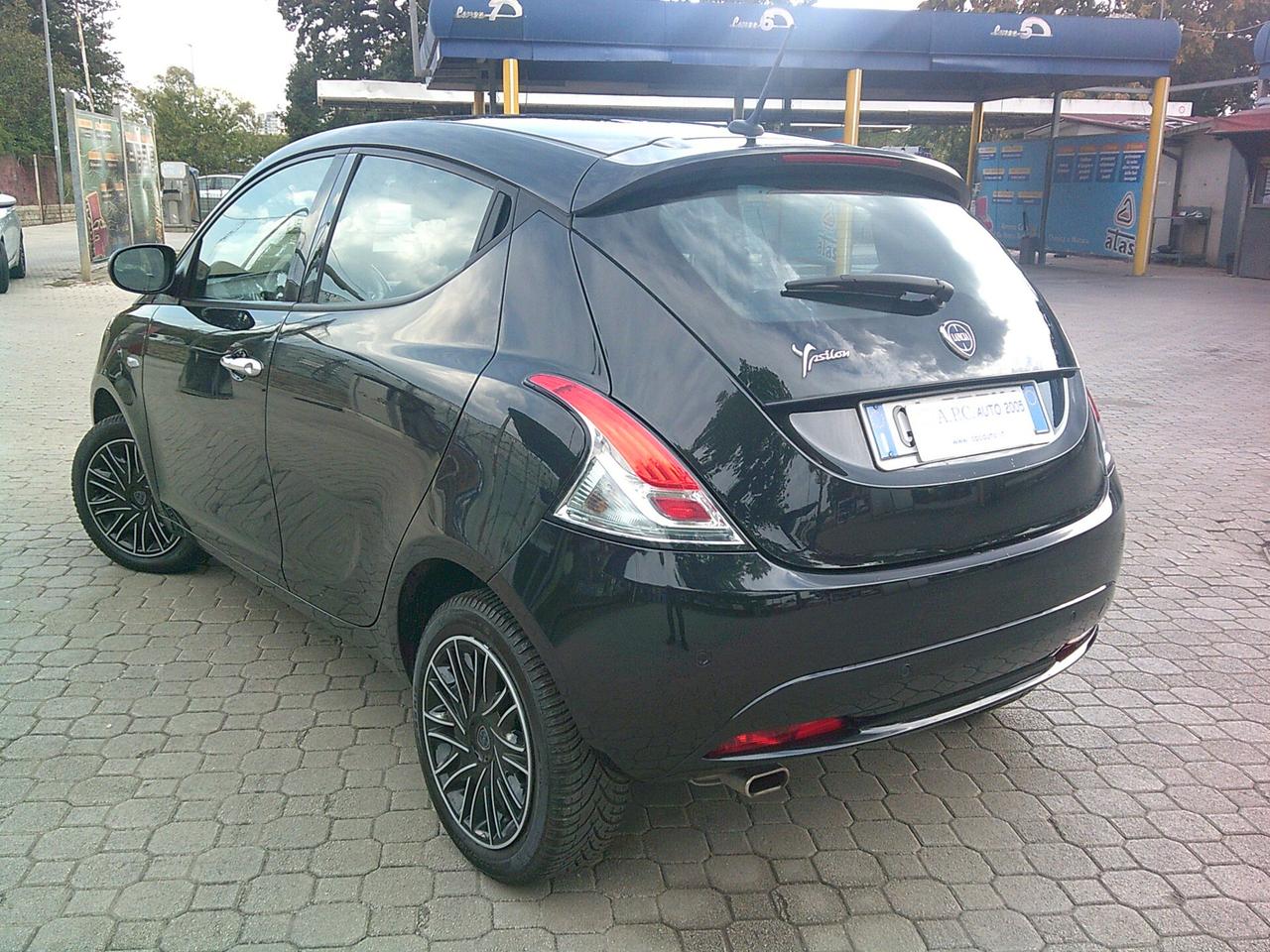 Lancia Ypsilon 1.2 69 CV 5 porte S&S Gold