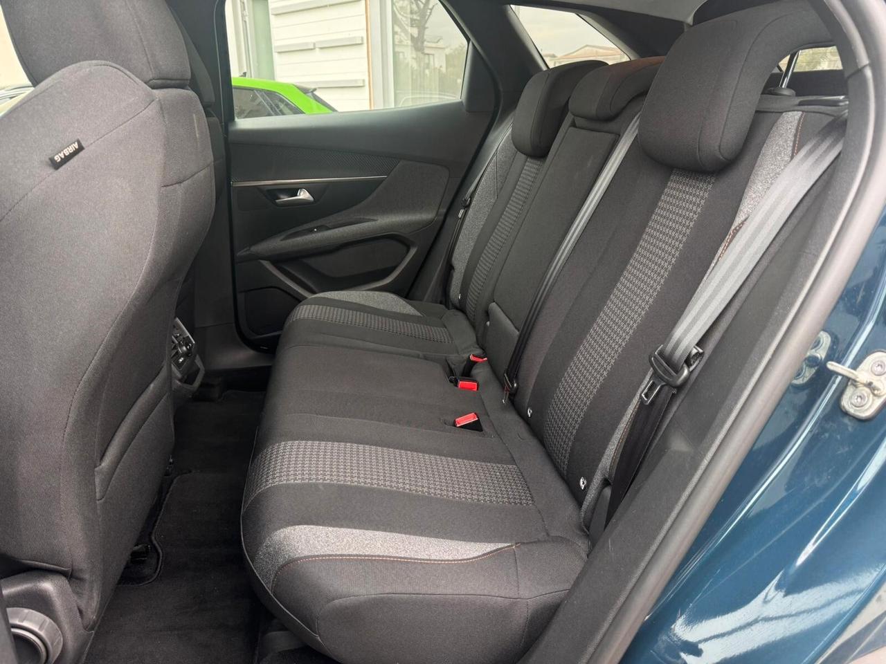 Peugeot 3008 BlueHDi 130 S&S EAT8 Active