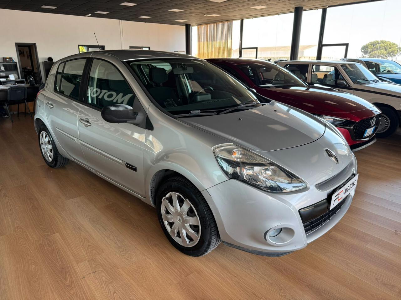 Renault Clio 1.2 16V 5 porte NEOPATENTATI