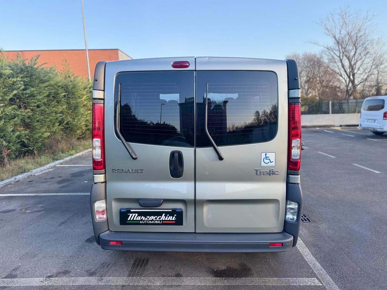 RENAULT RENAULT TRAFIC PEDANA TRASPORTO DISABILI 140.000 KM