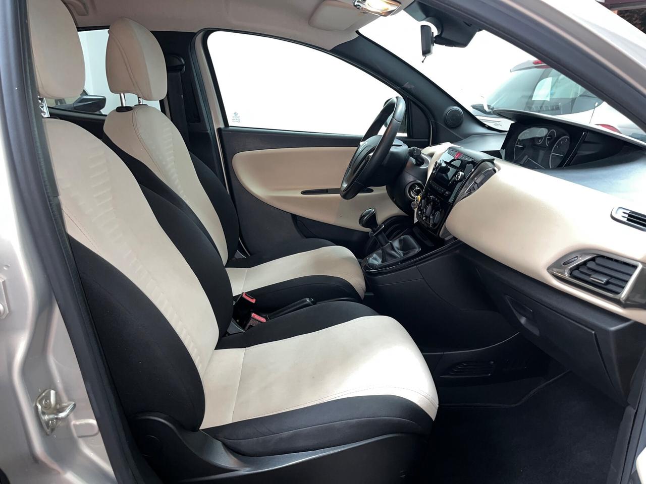 Lancia Ypsilon 1.2 - 2014