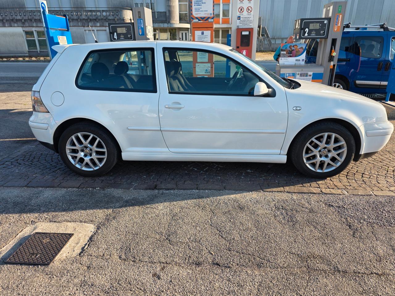 Volkswagen Golf 1.9 TDI/115 CV cat 3 porte Highline 401.000km