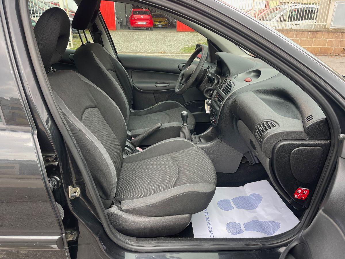 PEUGEOT - 206 - HDi 5p. Enfant Terrible