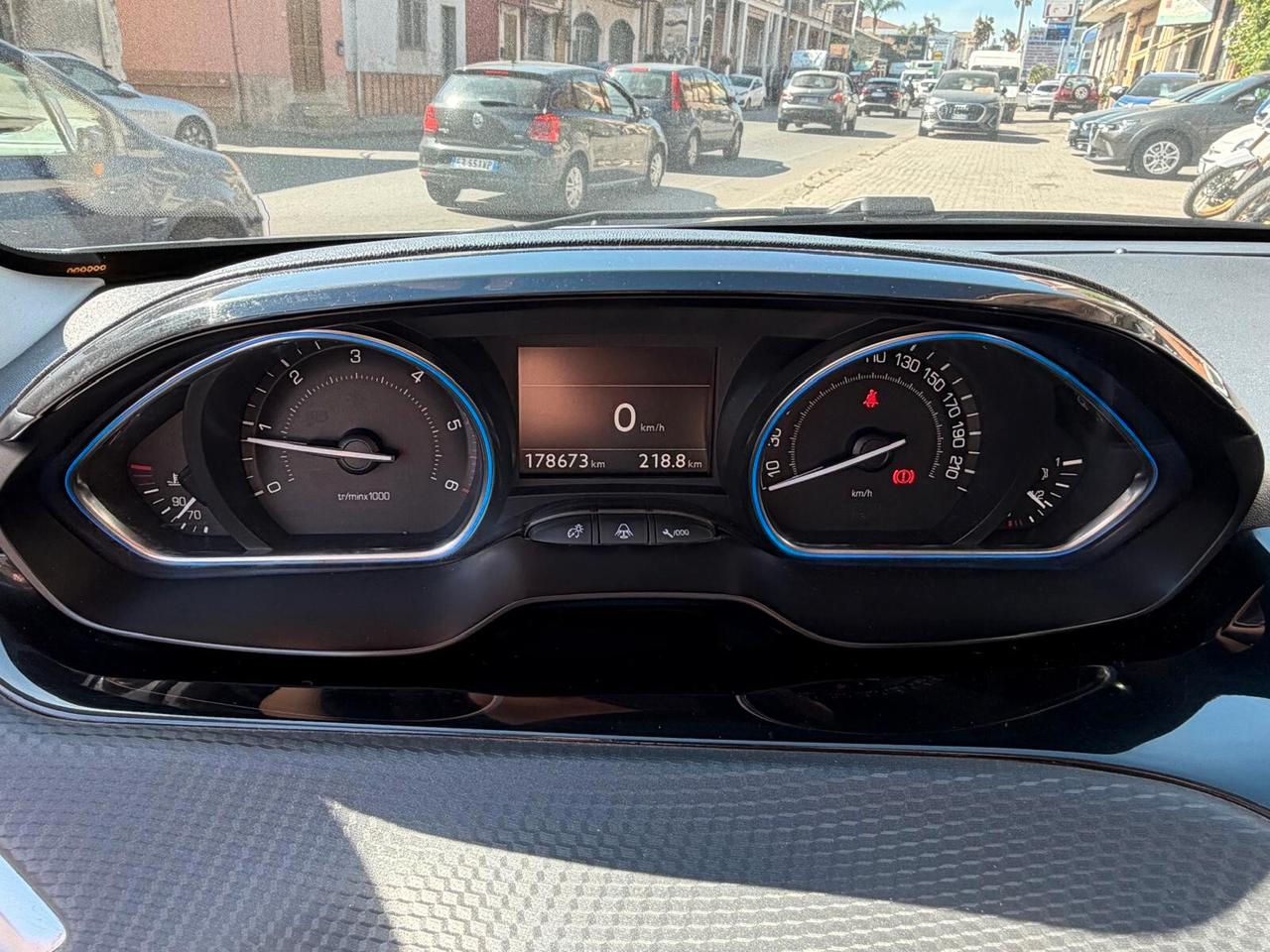 Peugeot 2008 1.6 e-HDi 115 CV Allure BLOCK SYSTEM