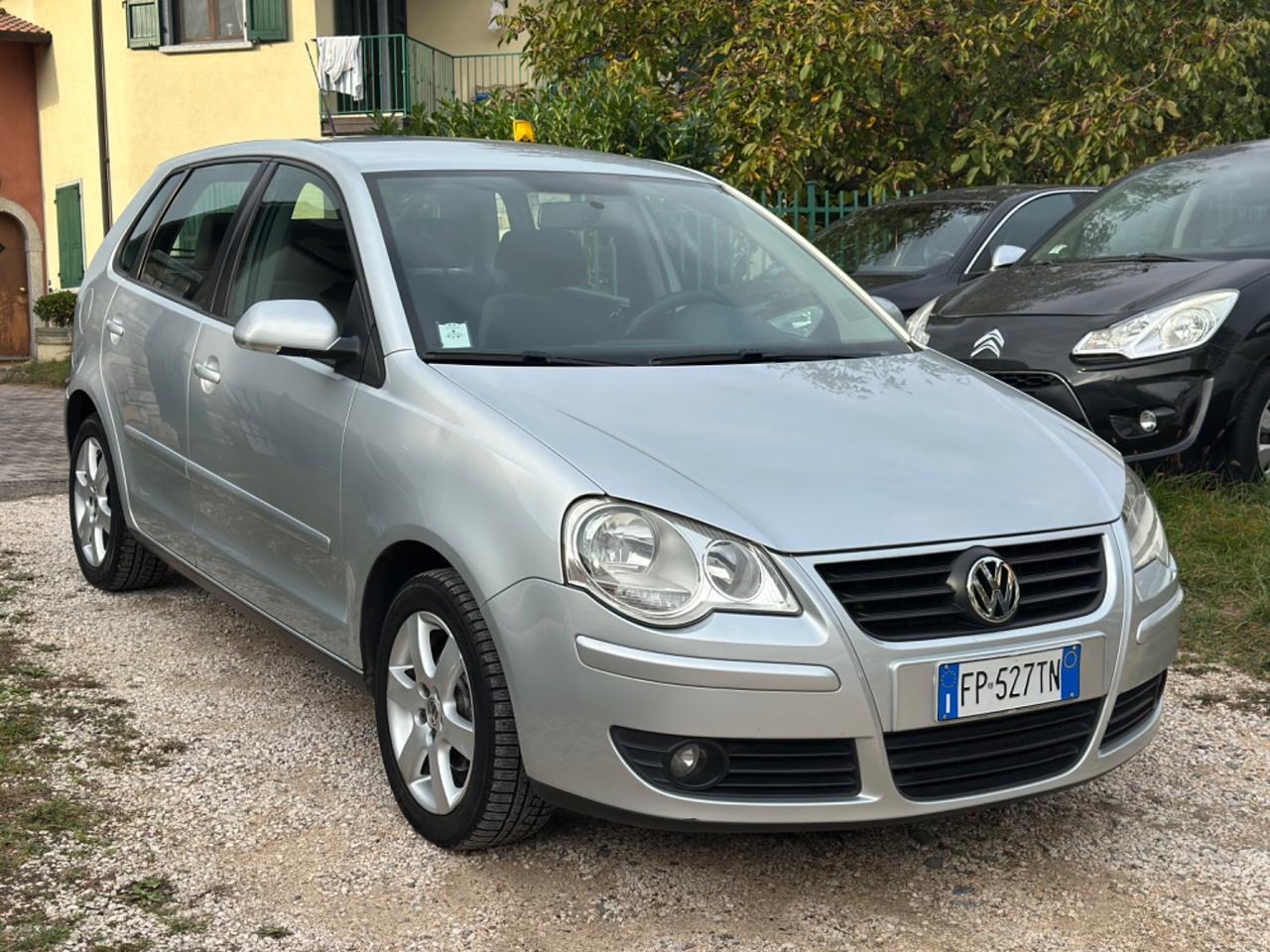 Volkswagen POLO 1.4/80CV TDI 5P SPORTLINE NEOPAT