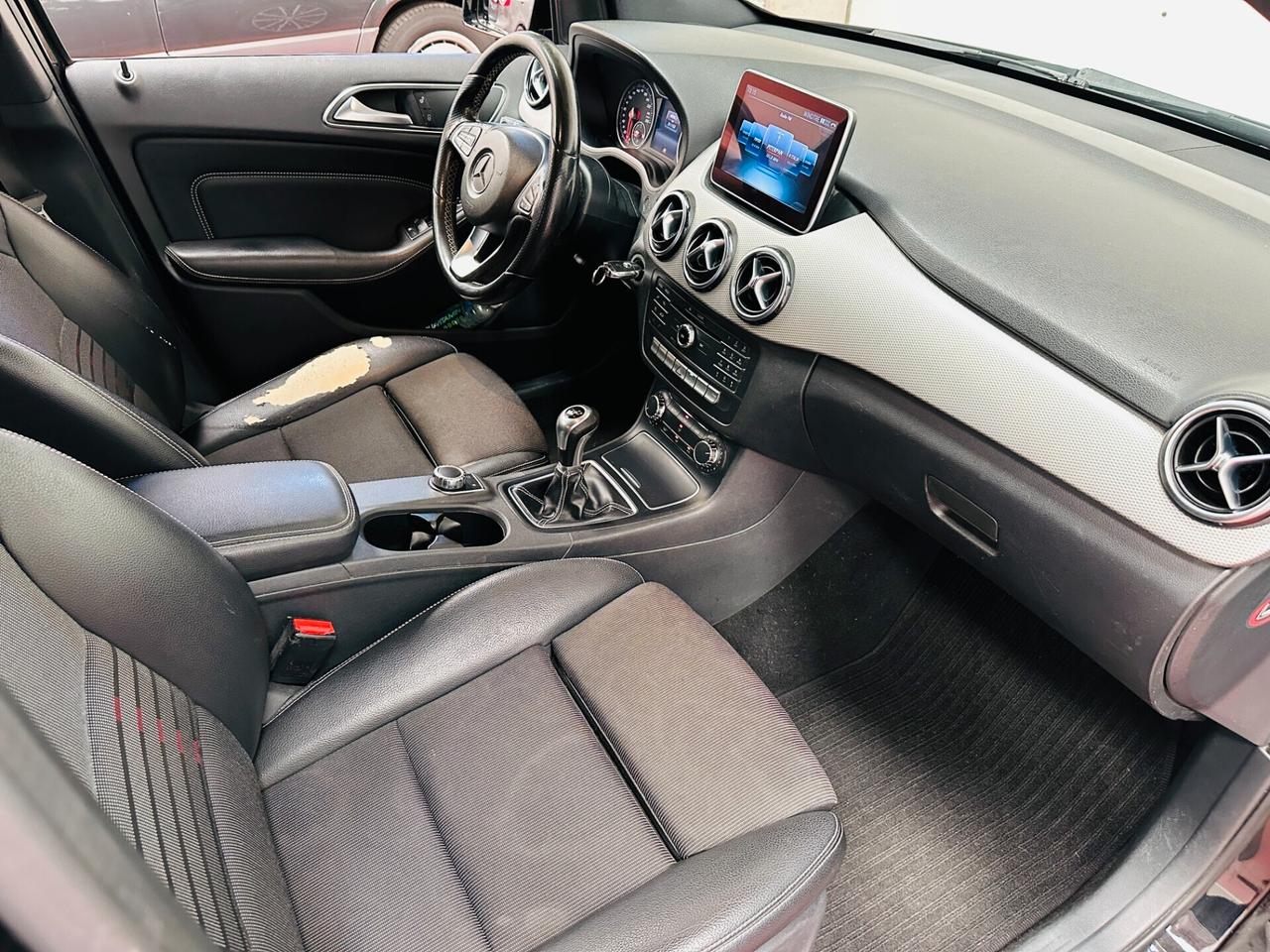 Mercedes-benz B 200d 136cv Night edition Sport F.L