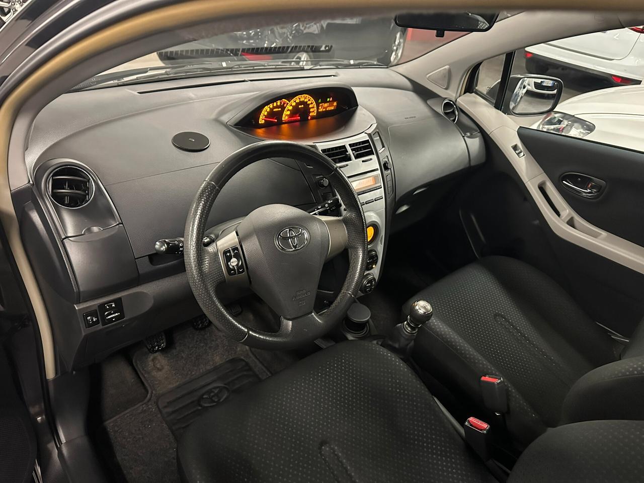 Toyota Yaris 1.3 5 porte Sol